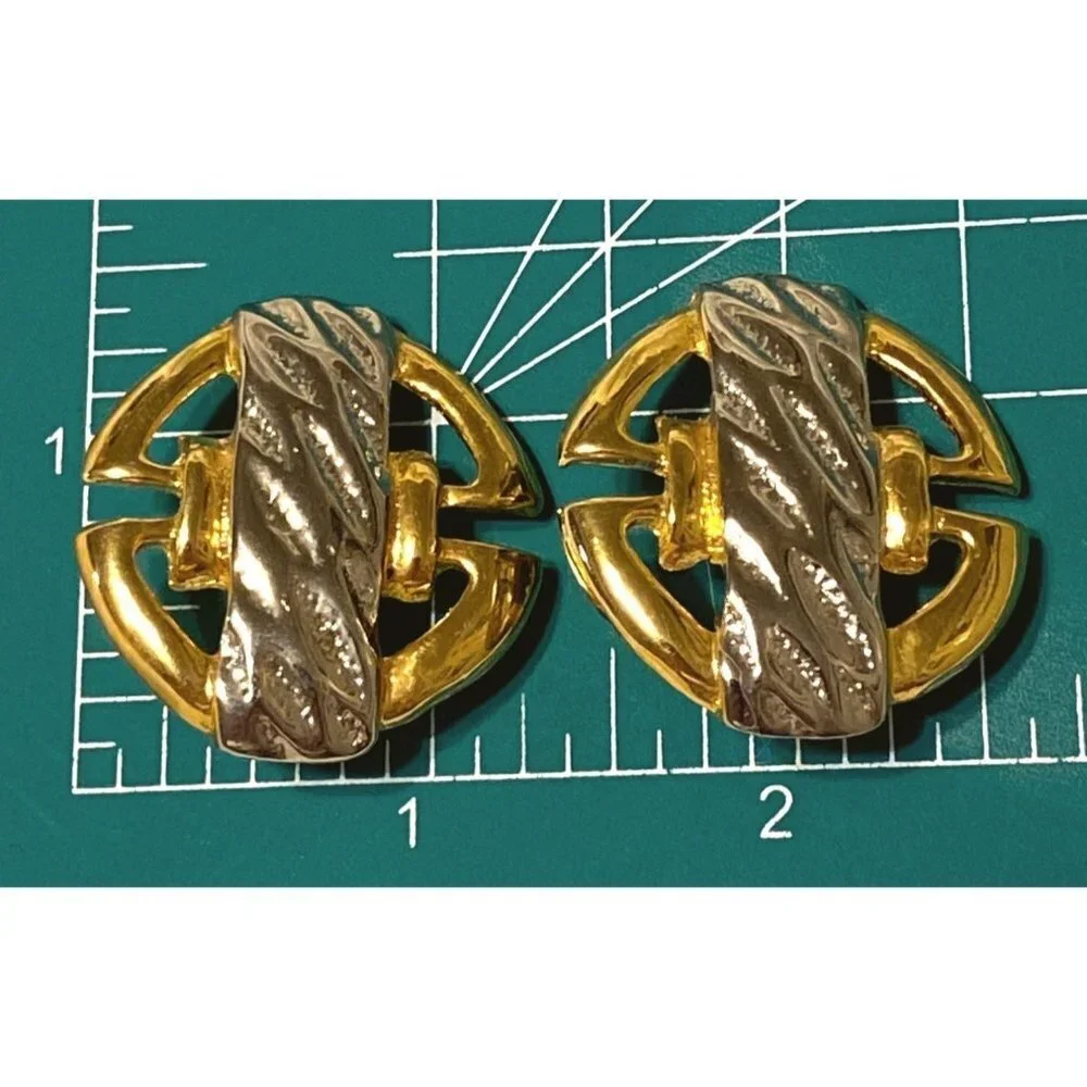 Vintage Clip Earrings Chunky Sandy Gold & silver Tone Metallic Round Geometric 1